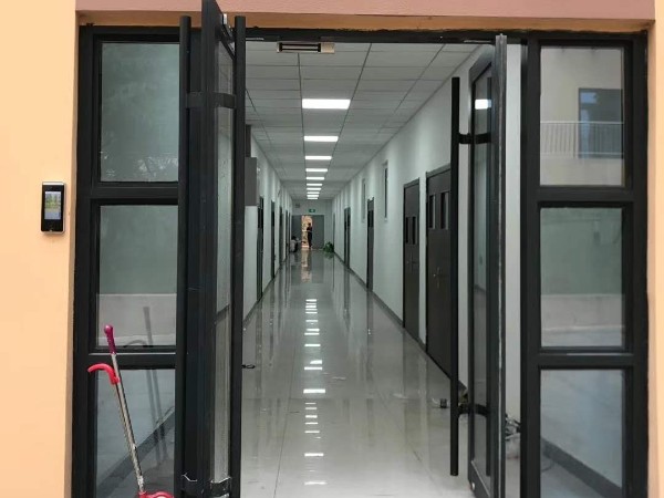 豪盛時代華城小區(qū)可視化樓宇對講系統(tǒng)改造施工，選擇陜西鑫安安防