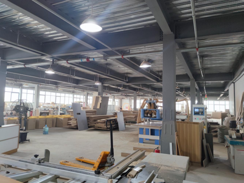 西安典致家具工廠監(jiān)控系統(tǒng)安裝中，感謝信任！