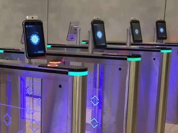 都已經(jīng)到了人臉識(shí)別門禁時(shí)代了，你還在用傳統(tǒng)門禁嗎？