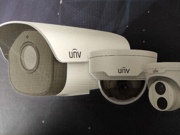 宇視400萬星光級(jí)視頻監(jiān)控?cái)z像頭